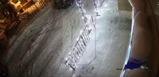 На юго-западе Москвы посетитель ресторана выпал из окна.