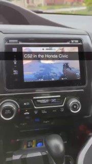 Владелец Honda Civic показал, как на бортовом компьютере тачки спокойно запускается Counter-Strike 2 — с нормальной графикой и без фризов.