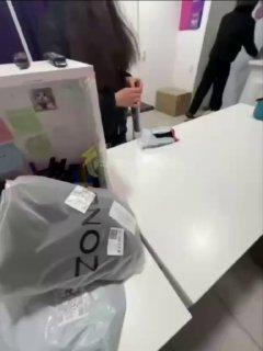 В Ульяновске произошло настоящее ограбление века. Девушка провернула план по...