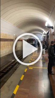 Попал под поезд метро, а потом чуть не погиб под колесами авто — всё это случилось с екатеринбуржцем всего за одни сутки