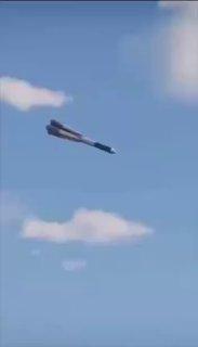 Спанч-Боб, военный на ковре-самолете, ракета 