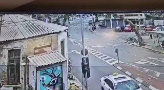 Момент прилёта иранского дрона в Тель-Авиве распространяют паблики. 🇷🇺...